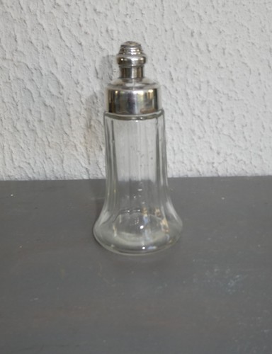 Ancienne saupoudreuse verre - saupoudreuse, et